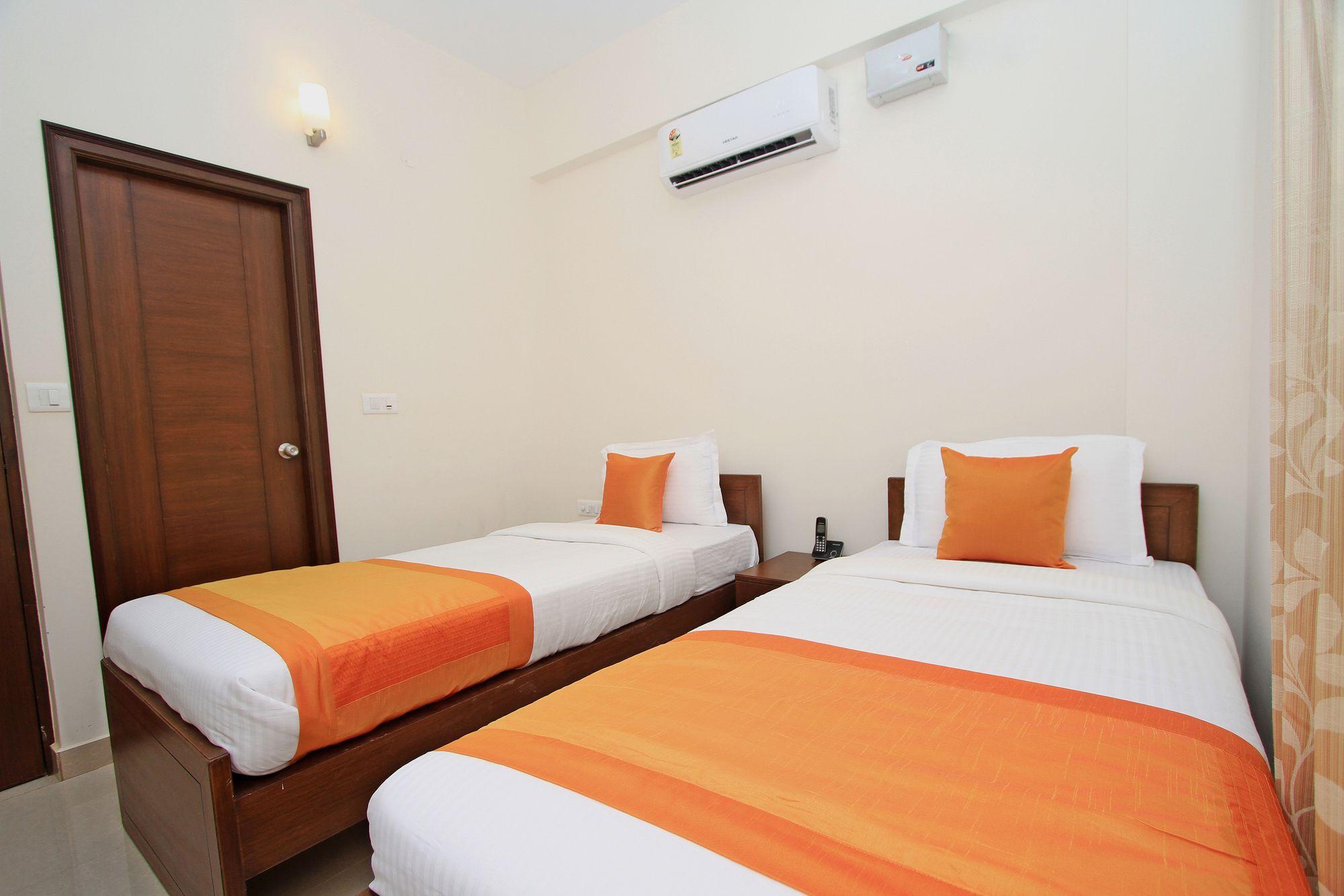 Oyo 4797 Lulu Hospitality Hotel Yelahanka Exterior photo