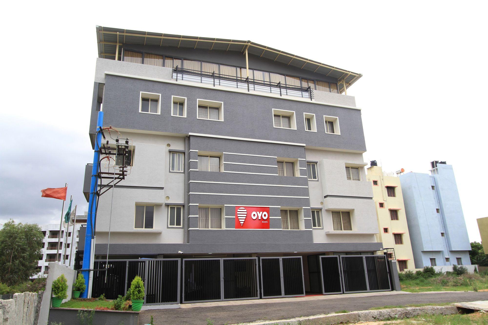 Oyo 4797 Lulu Hospitality Hotel Yelahanka Exterior photo