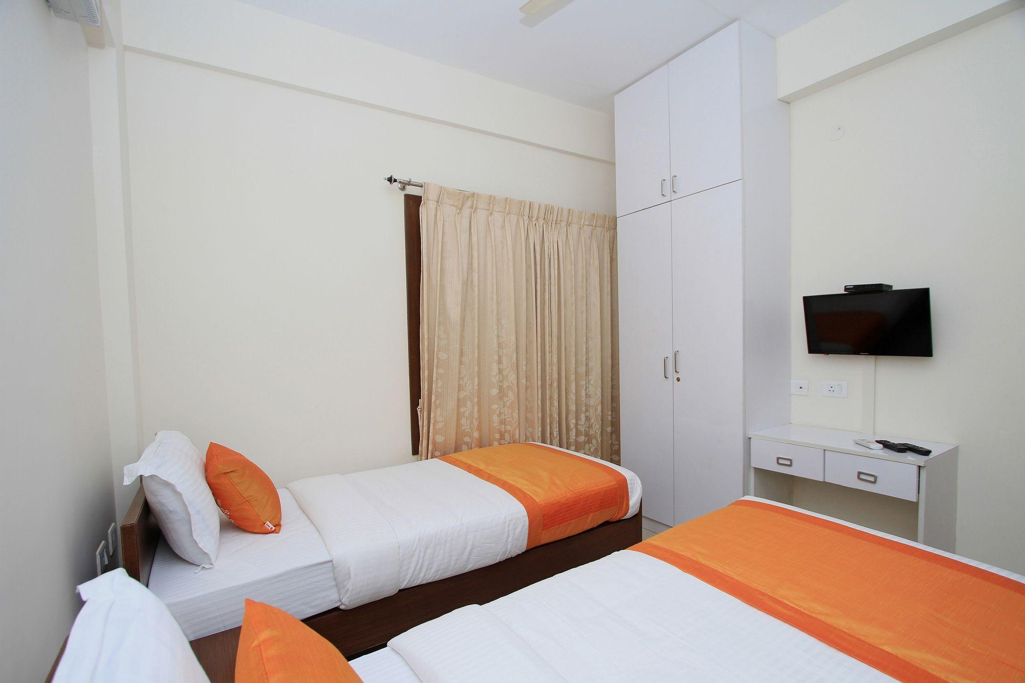 Oyo 4797 Lulu Hospitality Hotel Yelahanka Exterior photo